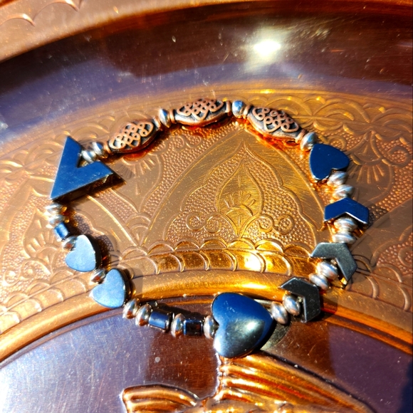 Grounding Hematite and fancy copper oval beaded Bracelet Sz 7 - Picture 2 of 5